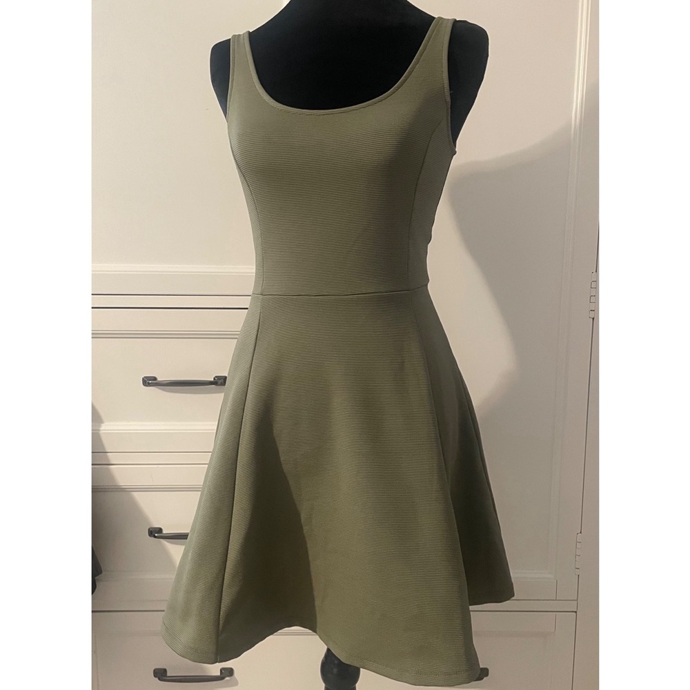 H&M Green Sleeveless A-Line Mini Dress
